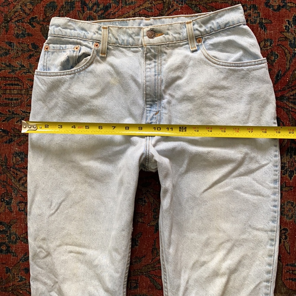 Vintage Levi mom jeans - Picture 16 of 17